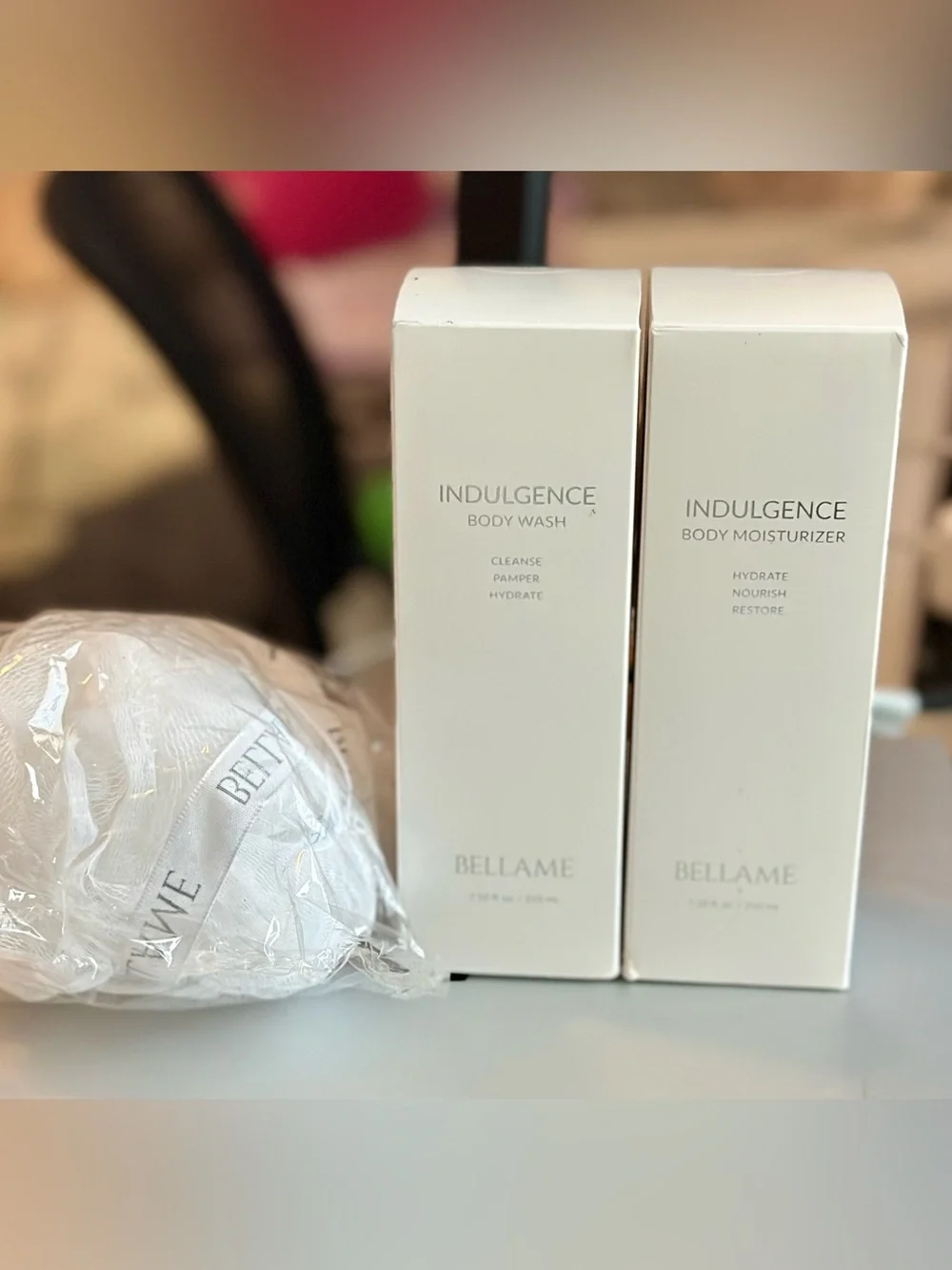 Bellame Indulgence Body Wash & Moisturizer with free mesh shower/bath loofah,NEW